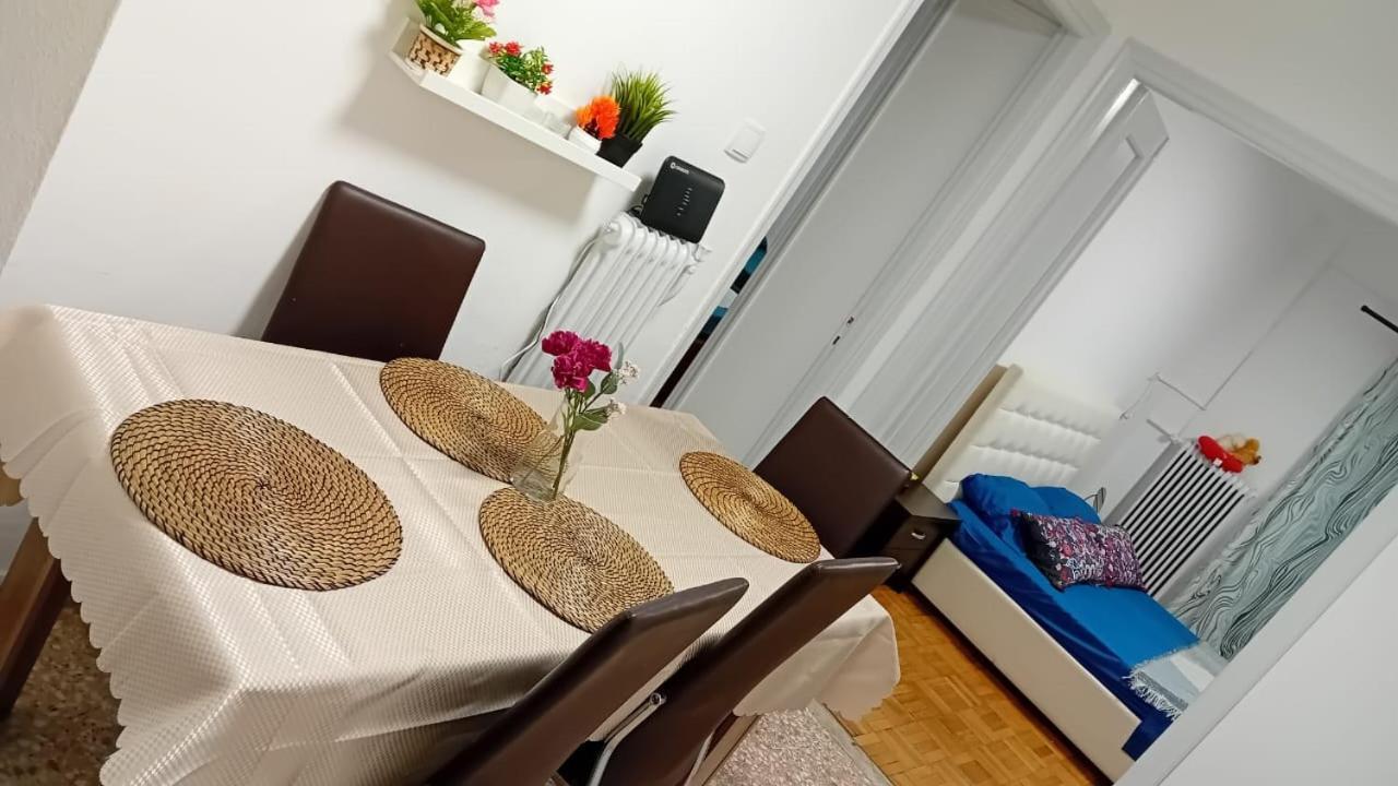 Appartement Tout Confort Atény Exteriér fotografie